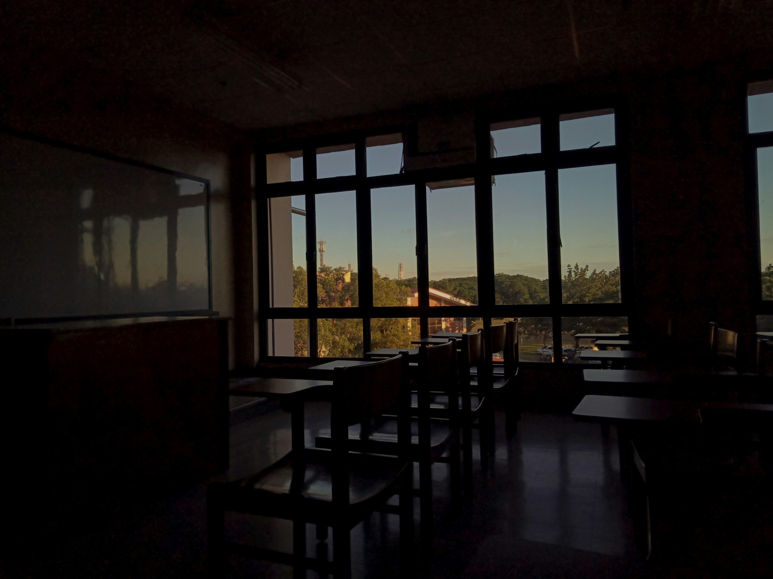 A calm workspace with a view on the mountains representing the balance work life